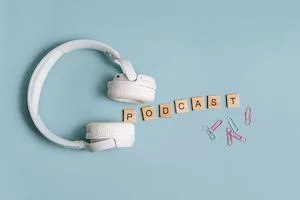 Les fondamentaux pour pérenniser votre podcast, par Safia Gourari